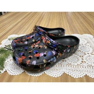 Size 11 US - Crocs Classic Printed Floral Women's Clog Black Floral 206376 NEW